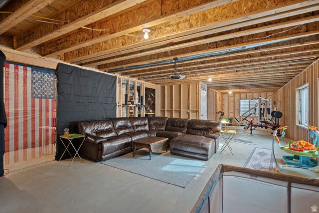 1502 E LOWE PEAK DR, Eagle Mountain, UT 84005