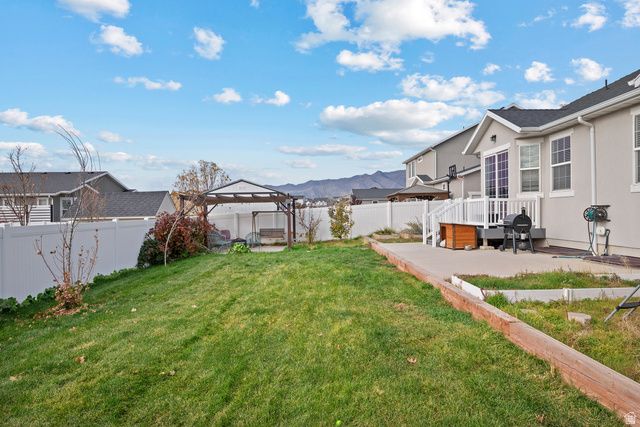 1502 E LOWE PEAK DR, Eagle Mountain, UT 84005