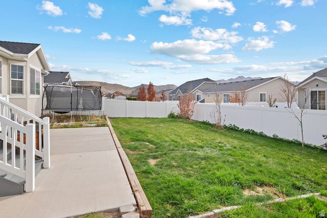1502 E LOWE PEAK DR, Eagle Mountain, UT 84005