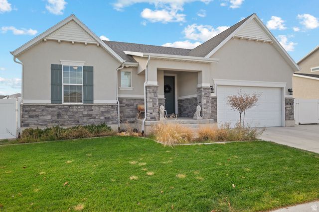 1502 E LOWE PEAK DR, Eagle Mountain, UT 84005