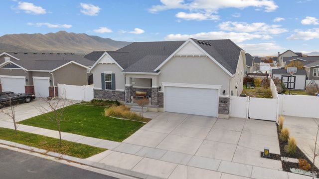 1502 E LOWE PEAK DR, Eagle Mountain, UT 84005