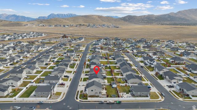 1502 E LOWE PEAK DR, Eagle Mountain, UT 84005