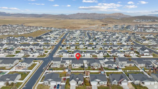 1502 E LOWE PEAK DR, Eagle Mountain, UT 84005