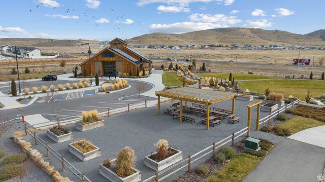 1502 E LOWE PEAK DR, Eagle Mountain, UT 84005