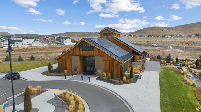 1502 E LOWE PEAK DR, Eagle Mountain, UT 84005