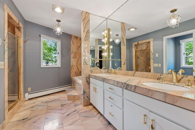 7 Montcalm Court, Saint Paul, MN 55116
