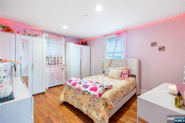 384 Woods Road, Teaneck, NJ 07666