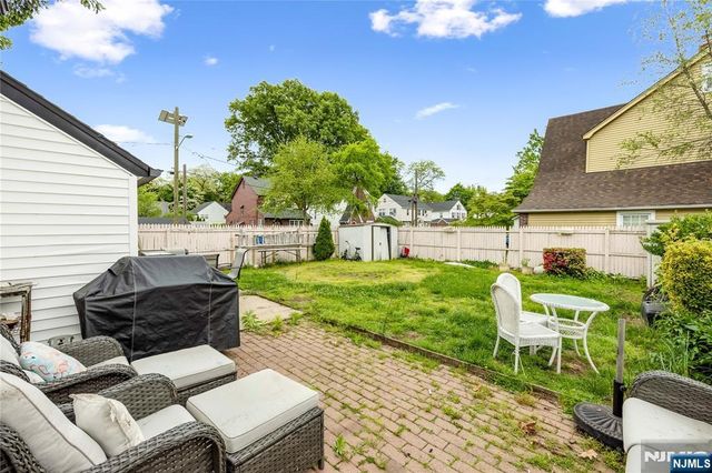 384 Woods Road, Teaneck, NJ 07666