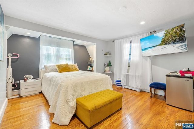 384 Woods Road, Teaneck, NJ 07666
