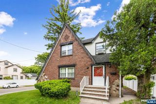 384 Woods Road, Teaneck, NJ 07666