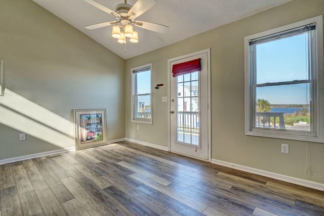 62 Bermuda Landing Place, N Topsail Beach, NC 28460