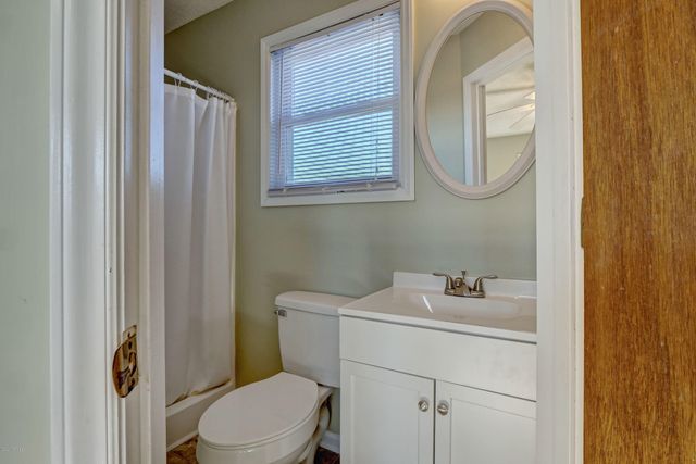 62 Bermuda Landing Place, N Topsail Beach, NC 28460