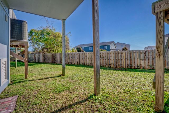 62 Bermuda Landing Place, N Topsail Beach, NC 28460