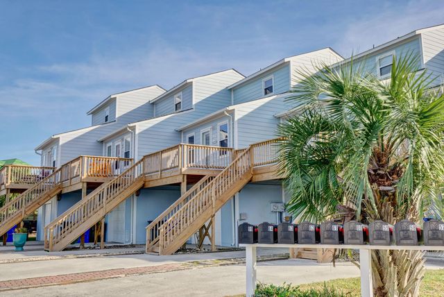 62 Bermuda Landing Place, N Topsail Beach, NC 28460