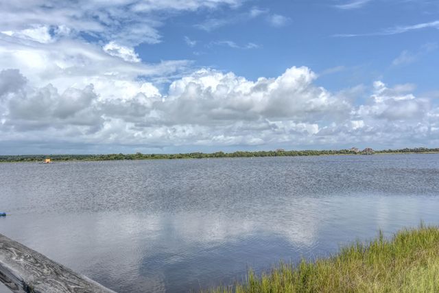 62 Bermuda Landing Place, N Topsail Beach, NC 28460