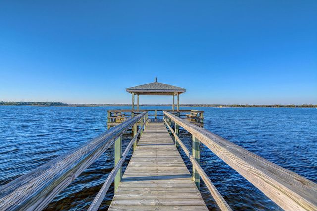 62 Bermuda Landing Place, N Topsail Beach, NC 28460