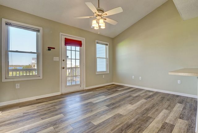 62 Bermuda Landing Place, N Topsail Beach, NC 28460