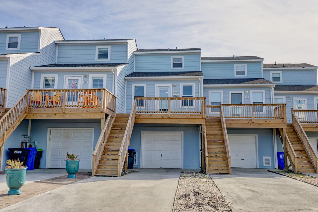 62 Bermuda Landing Place, N Topsail Beach, NC 28460