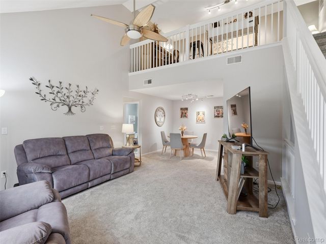 2858 Cottonwood Dr. Drive Unit B, Waterford Charter Township, MI 48328