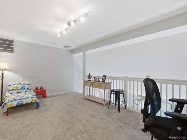 2858 Cottonwood Dr. Drive Unit B, Waterford Charter Township, MI 48328
