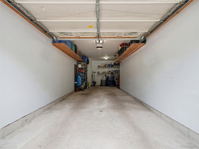 2858 Cottonwood Dr. Drive Unit B, Waterford Charter Township, MI 48328