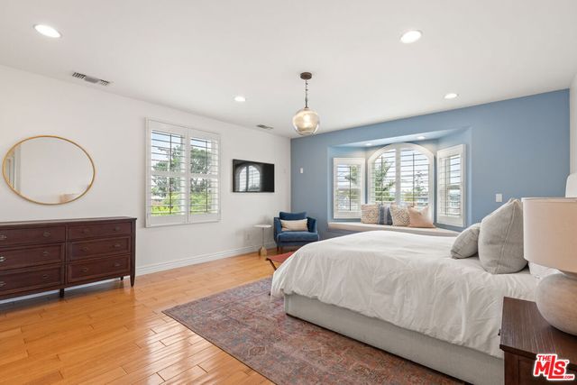 6416 W 83rd Street, Los Angeles, CA 90045