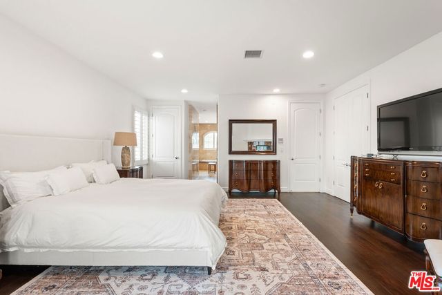 6416 W 83rd Street, Los Angeles, CA 90045