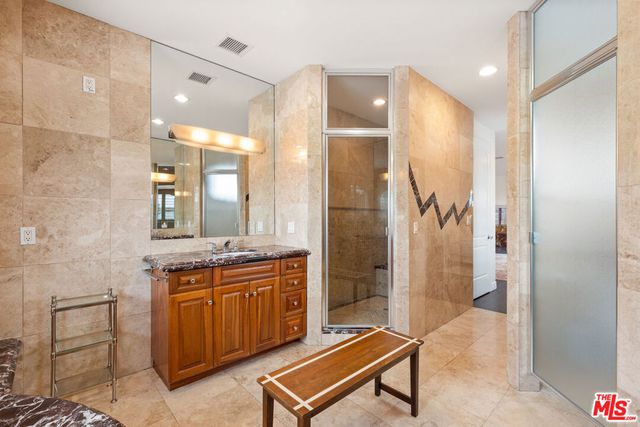 6416 W 83rd Street, Los Angeles, CA 90045