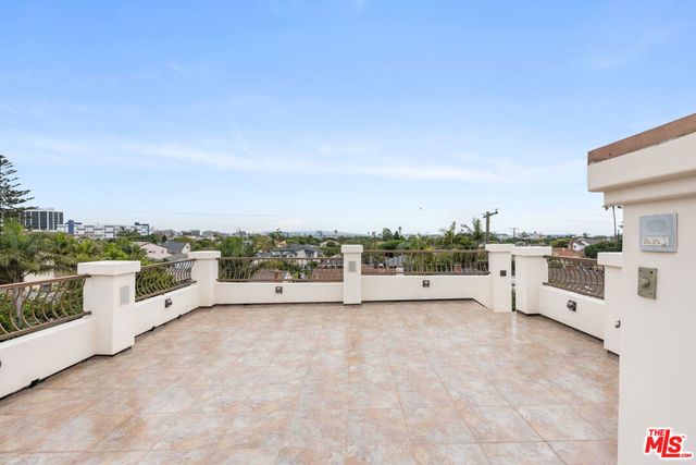 6416 W 83rd Street, Los Angeles, CA 90045
