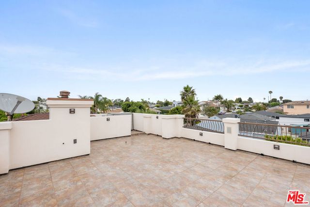 6416 W 83rd Street, Los Angeles, CA 90045