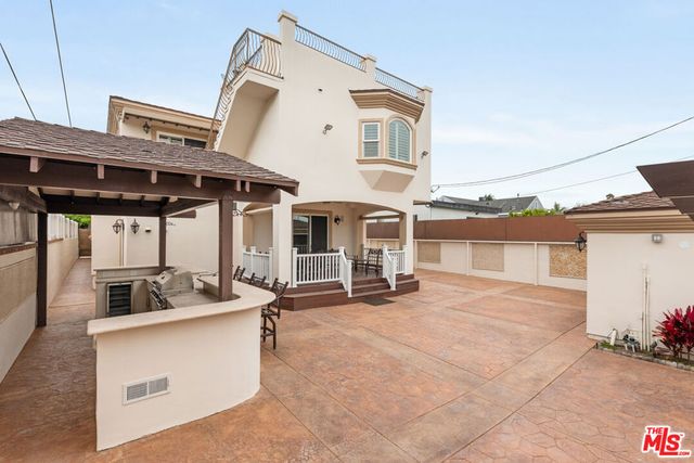 6416 W 83rd Street, Los Angeles, CA 90045