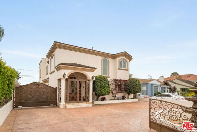 6416 W 83rd Street, Los Angeles, CA 90045