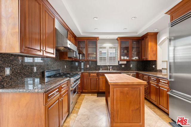 6416 W 83rd Street, Los Angeles, CA 90045