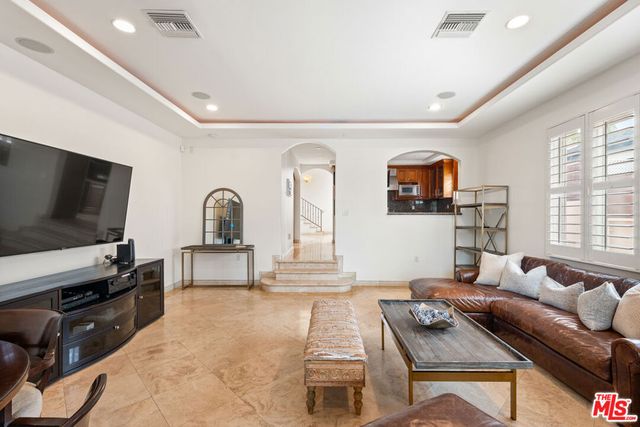 6416 W 83rd Street, Los Angeles, CA 90045