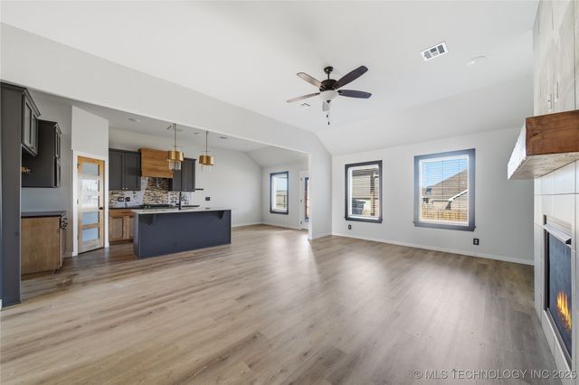 11805 N 130th East Avenue, Collinsville, OK 74021