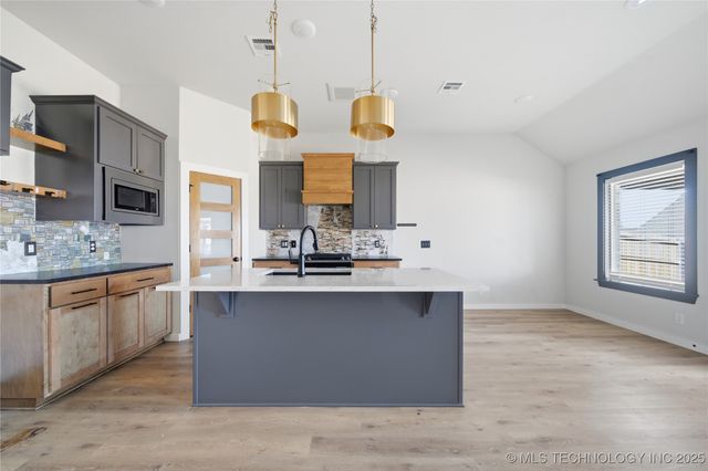 11805 N 130th East Avenue, Collinsville, OK 74021