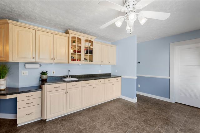 116 Kuchinic St, Peters Twp, PA 15367