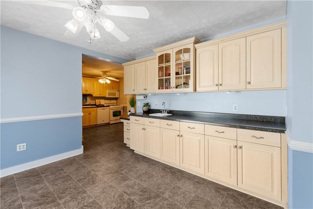 116 Kuchinic St, Peters Twp, PA 15367