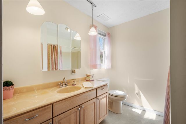 116 Kuchinic St, Peters Twp, PA 15367