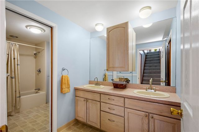116 Kuchinic St, Peters Twp, PA 15367