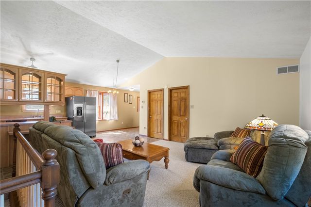 116 Kuchinic St, Peters Twp, PA 15367