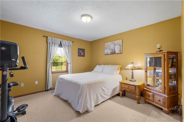 116 Kuchinic St, Peters Twp, PA 15367