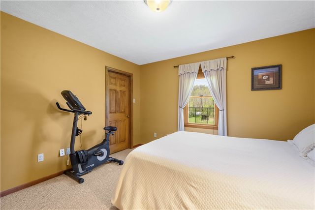 116 Kuchinic St, Peters Twp, PA 15367