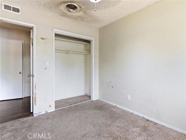 10127 Foothill Boulevard, Sylmar (los Angeles), CA 91342