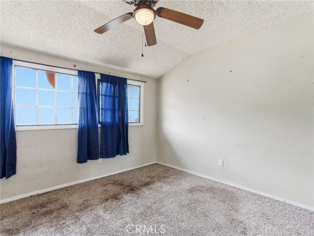 10127 Foothill Boulevard, Sylmar (los Angeles), CA 91342