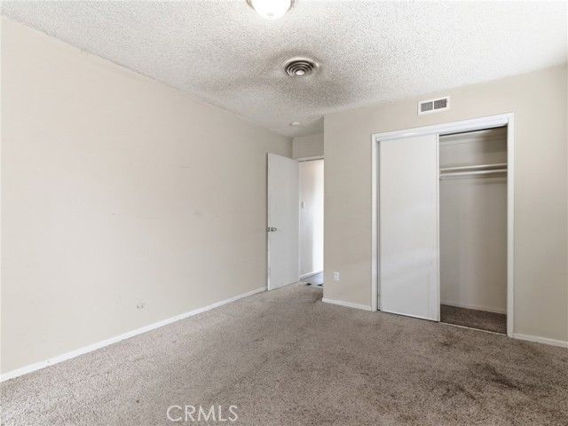 10127 Foothill Boulevard, Sylmar (los Angeles), CA 91342