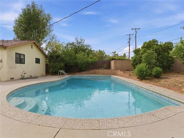 10127 Foothill Boulevard, Sylmar (los Angeles), CA 91342