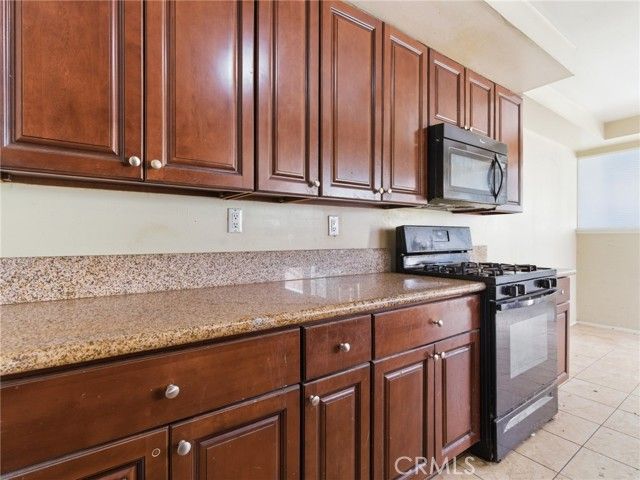 10127 Foothill Boulevard, Sylmar (los Angeles), CA 91342