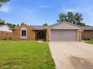 46462 Peach Grove Avenue, Macomb, MI 48044