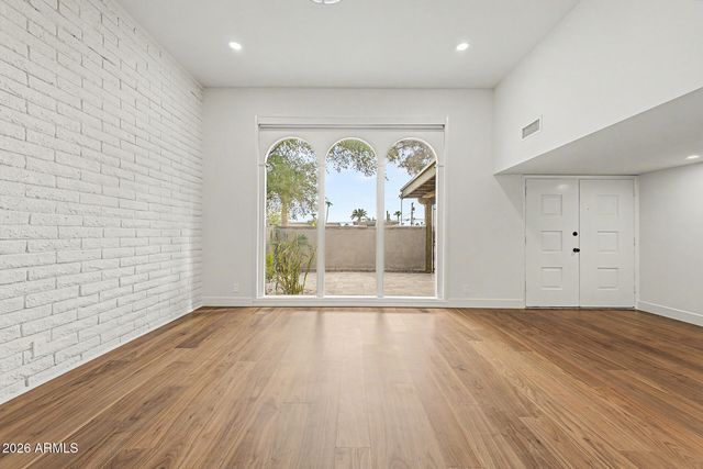 3736 E MONTECITO Avenue, Phoenix, AZ 85018